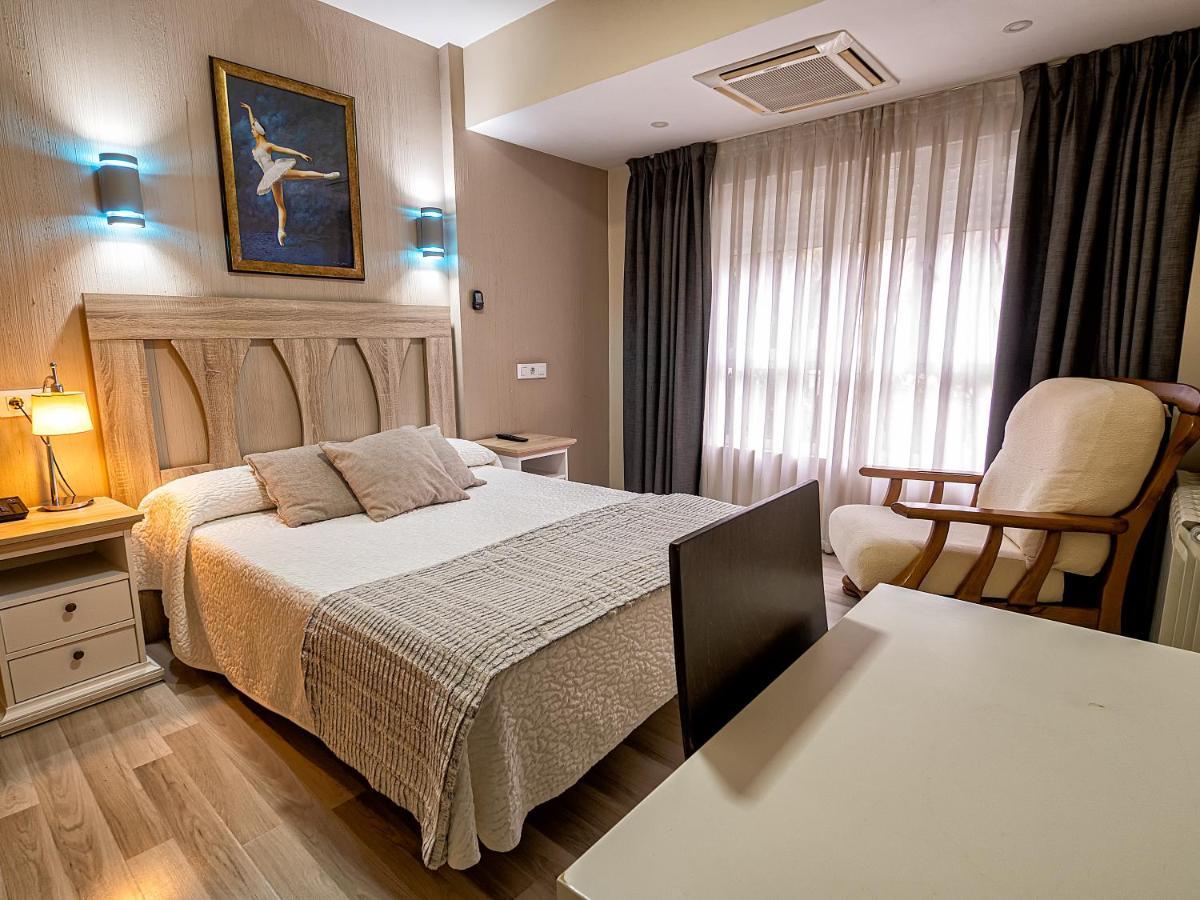 Hostal Real Aranjuez Bagian luar foto